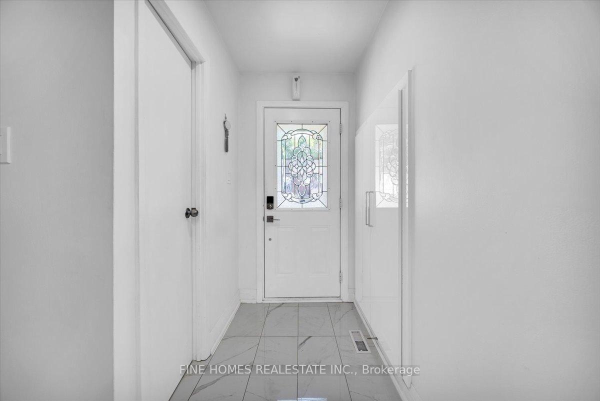 Front of 24 New Havens Way