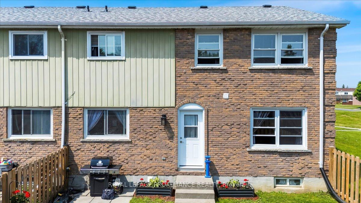Front of Unit 12, 15 Tracey Park Drive