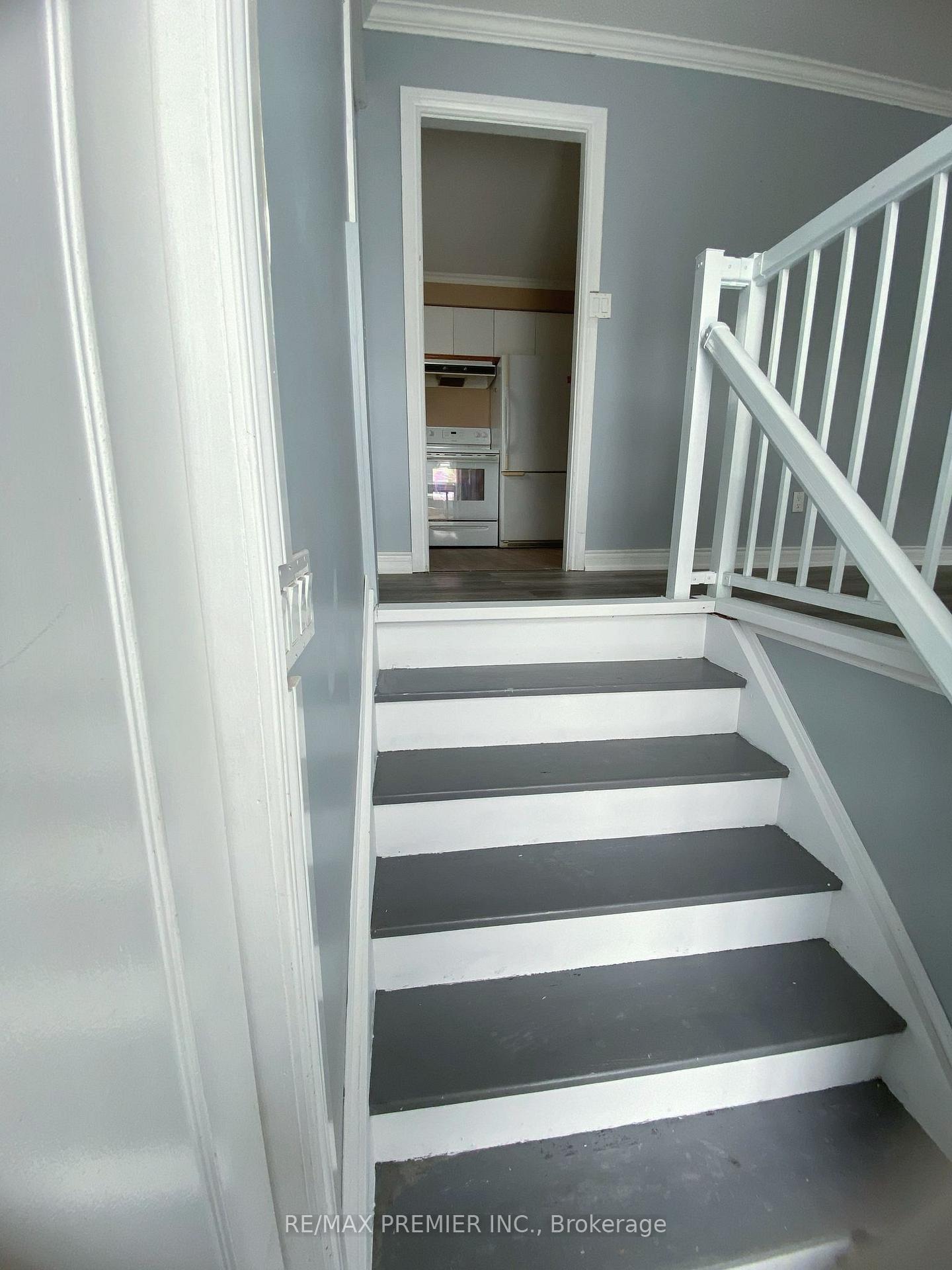 Photo 3 of Unit Upper, 95 Daphne Crescent, Barrie, Cundles East — HOMEH