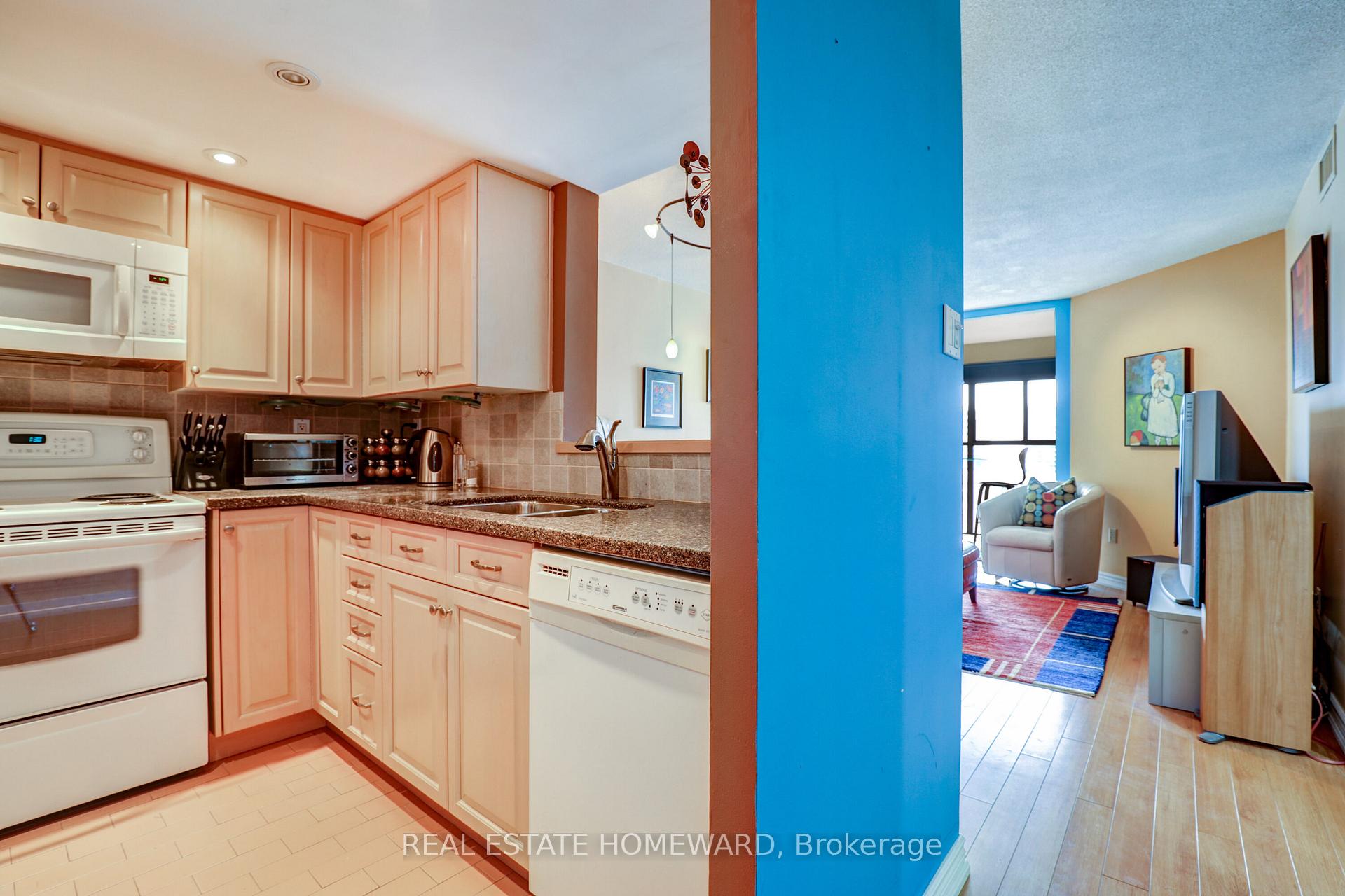 Photo 2 of Unit 806, 65 Scadding Avenue, Toronto, Waterfront Communities — HOMEH