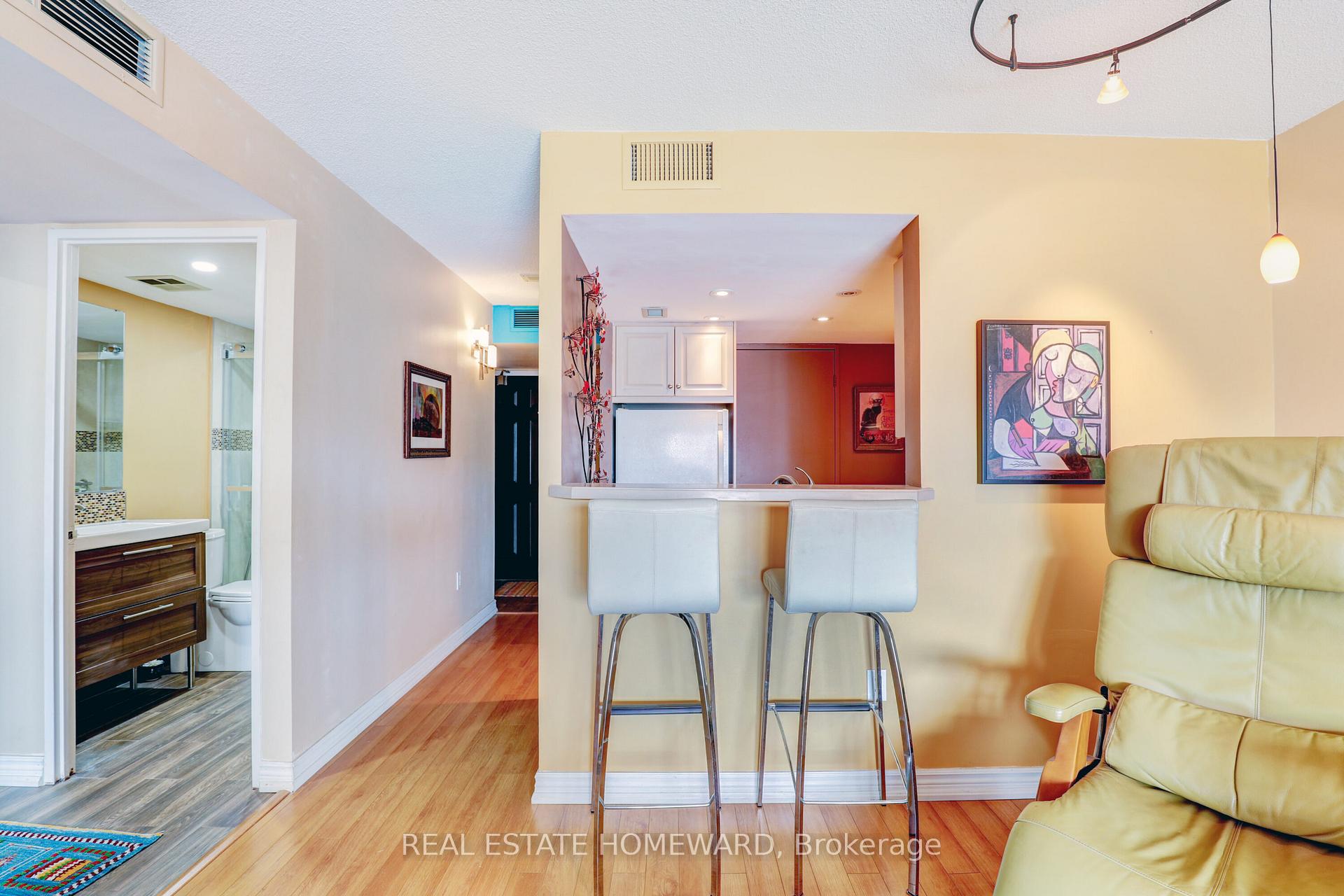 Photo 5 of Unit 806, 65 Scadding Avenue, Toronto, Waterfront Communities — HOMEH