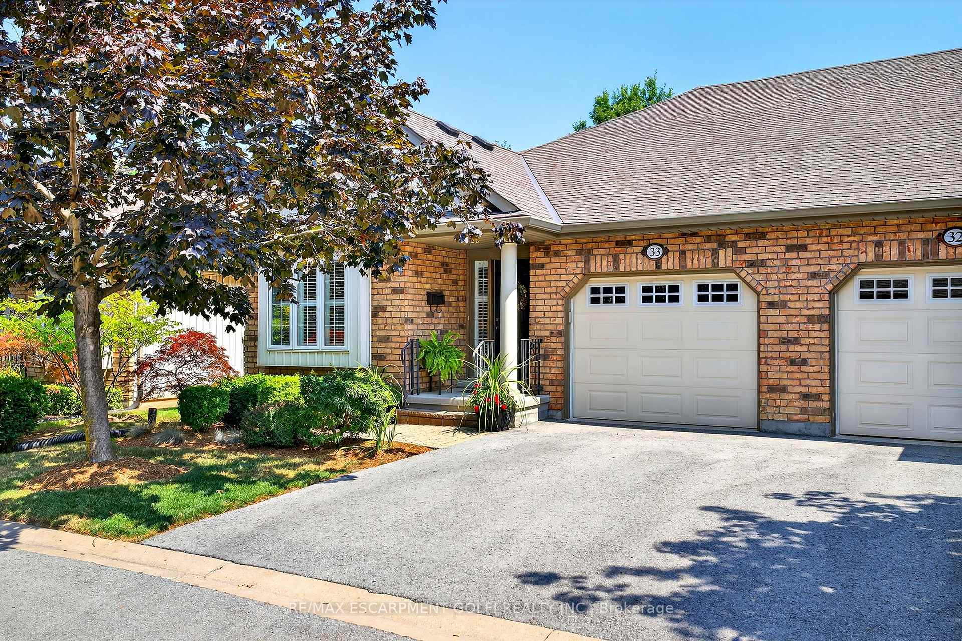 Front of Unit 33, 605 Welland Avenue