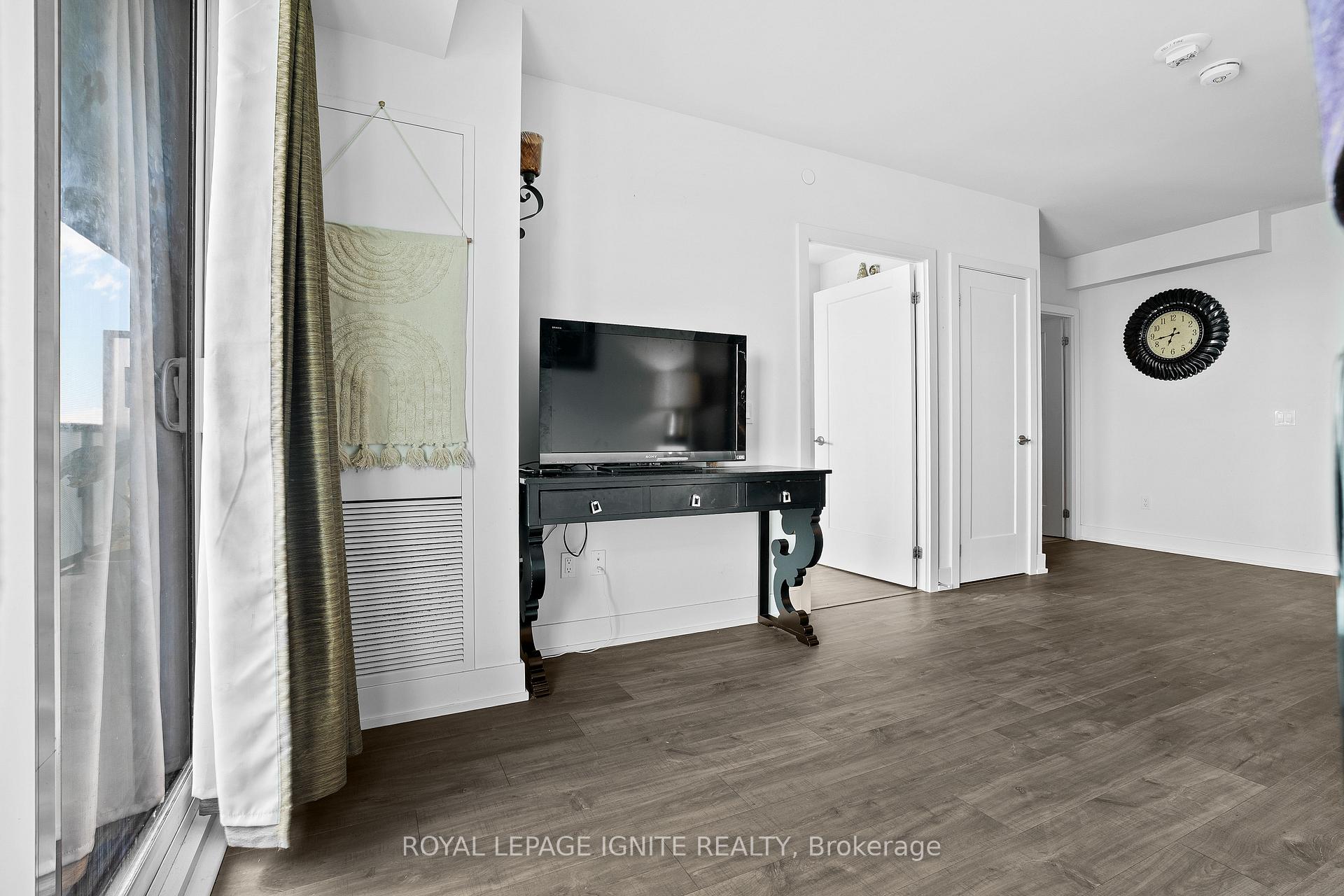 Photo 4 of Unit 2311, 2550 Simcoe Street N, Oshawa, Windfields — HOMEH