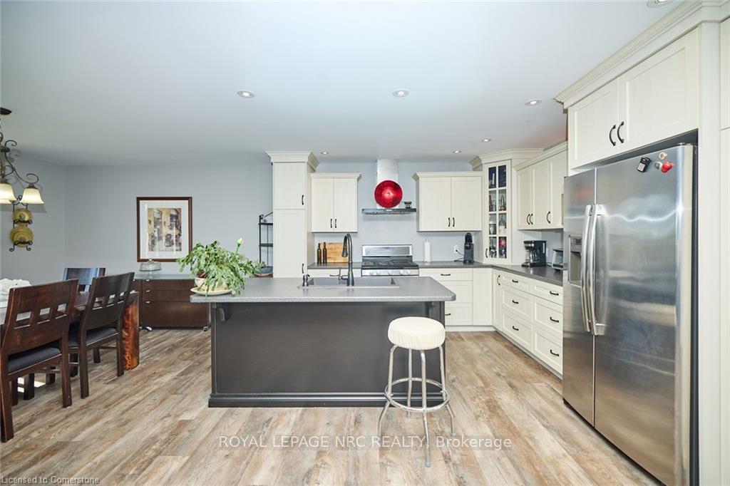 Photo 10 of 226 Woolverton Road, Grimsby, Grimsby Escarpment — HOMEH