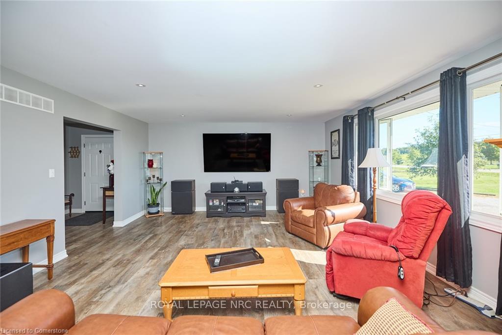 Photo 12 of 226 Woolverton Road, Grimsby, Grimsby Escarpment — HOMEH