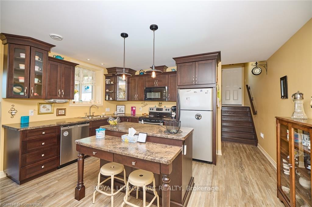 Photo 25 of 226 Woolverton Road, Grimsby, Grimsby Escarpment — HOMEH