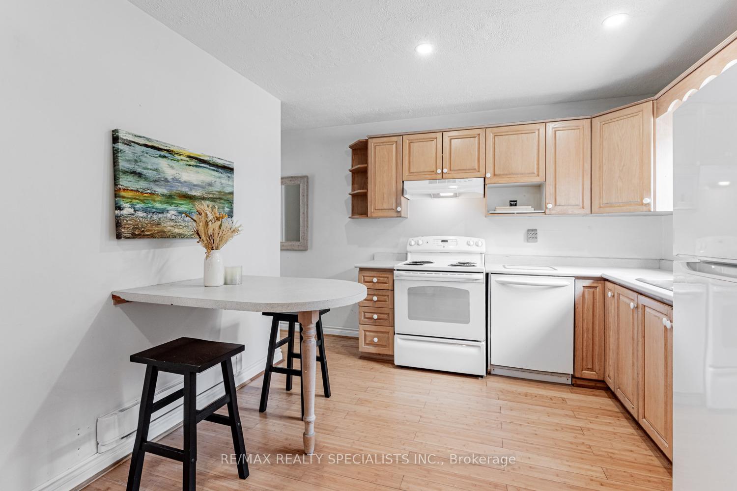 Photo 3 of 116 Wales Avenue, Markham, Old Markham Village — HOMEH