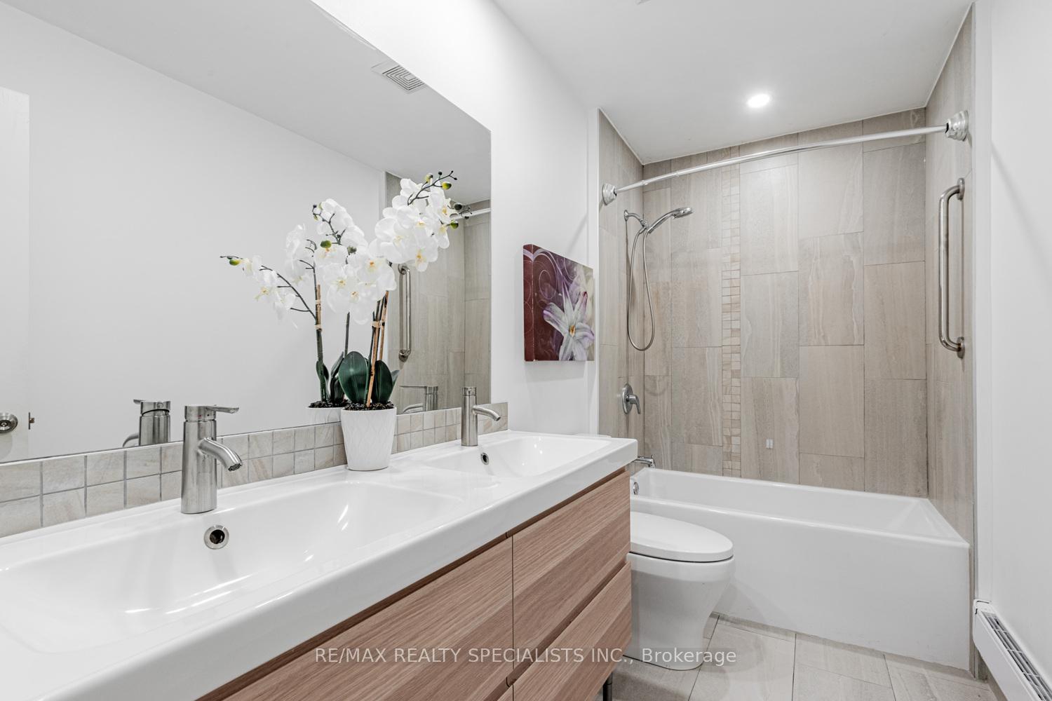Photo 11 of 116 Wales Avenue, Markham, Old Markham Village — HOMEH