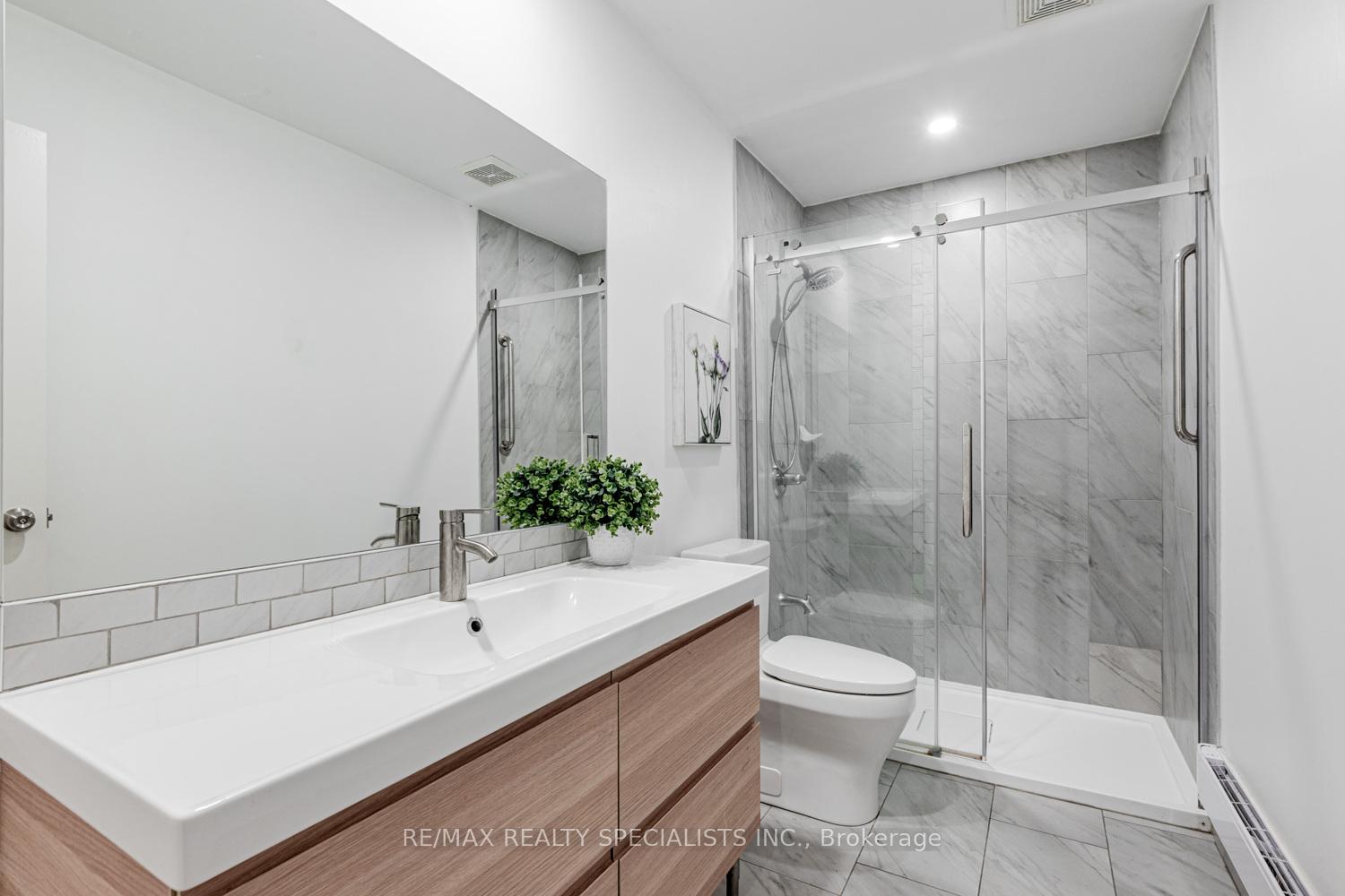 Photo 14 of 116 Wales Avenue, Markham, Old Markham Village — HOMEH