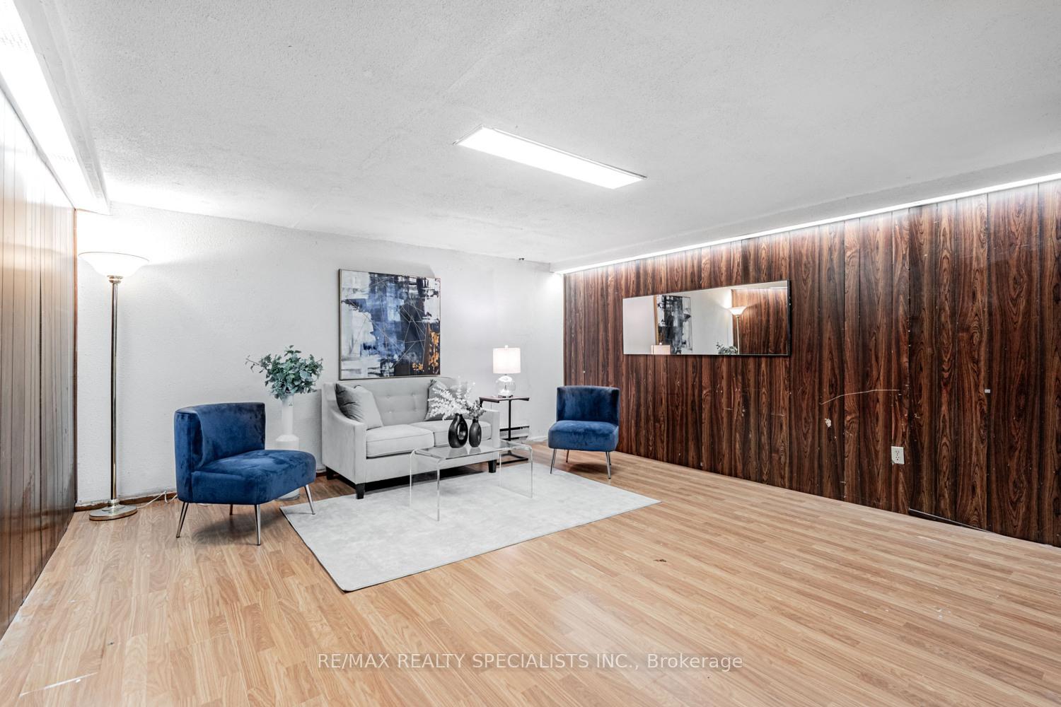 Photo 16 of 116 Wales Avenue, Markham, Old Markham Village — HOMEH