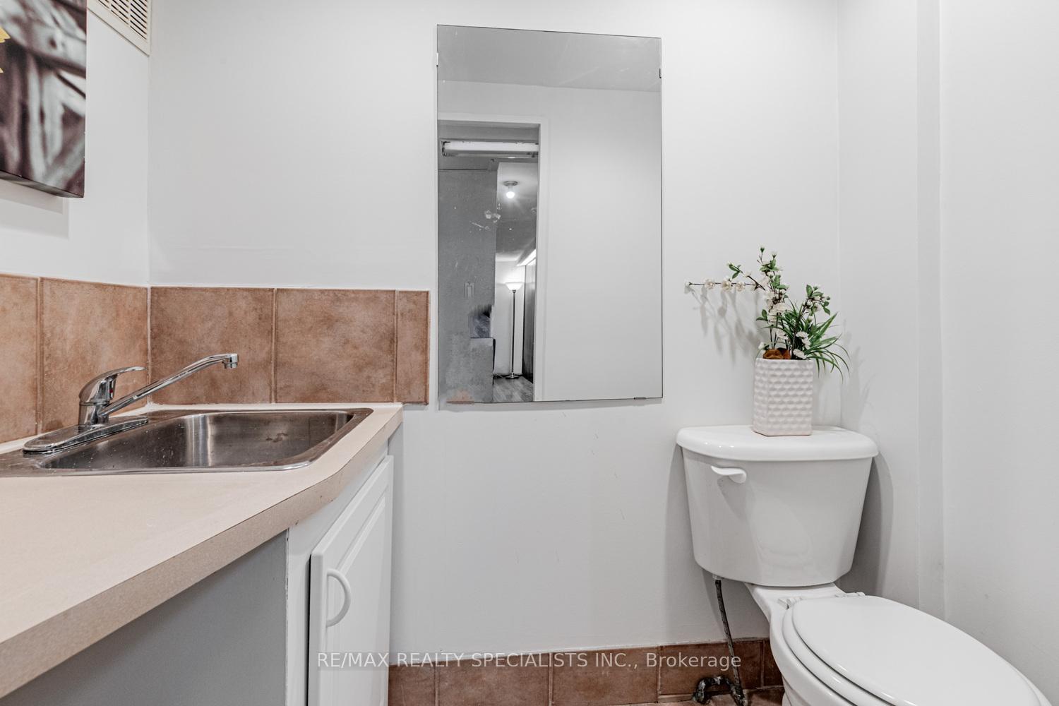 Photo 18 of 116 Wales Avenue, Markham, Old Markham Village — HOMEH