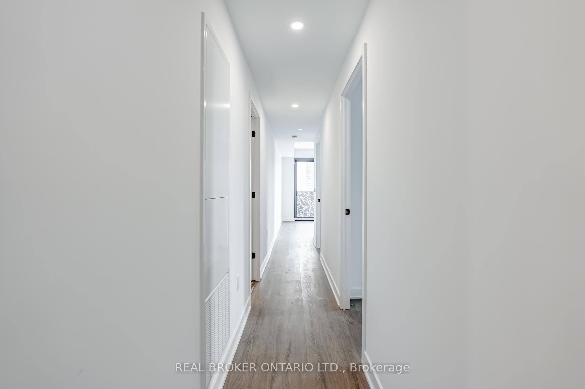 Photo 2 of Unit 2206, 55 Charles St Street E, Toronto, Church-Yonge Corridor — HOMEH