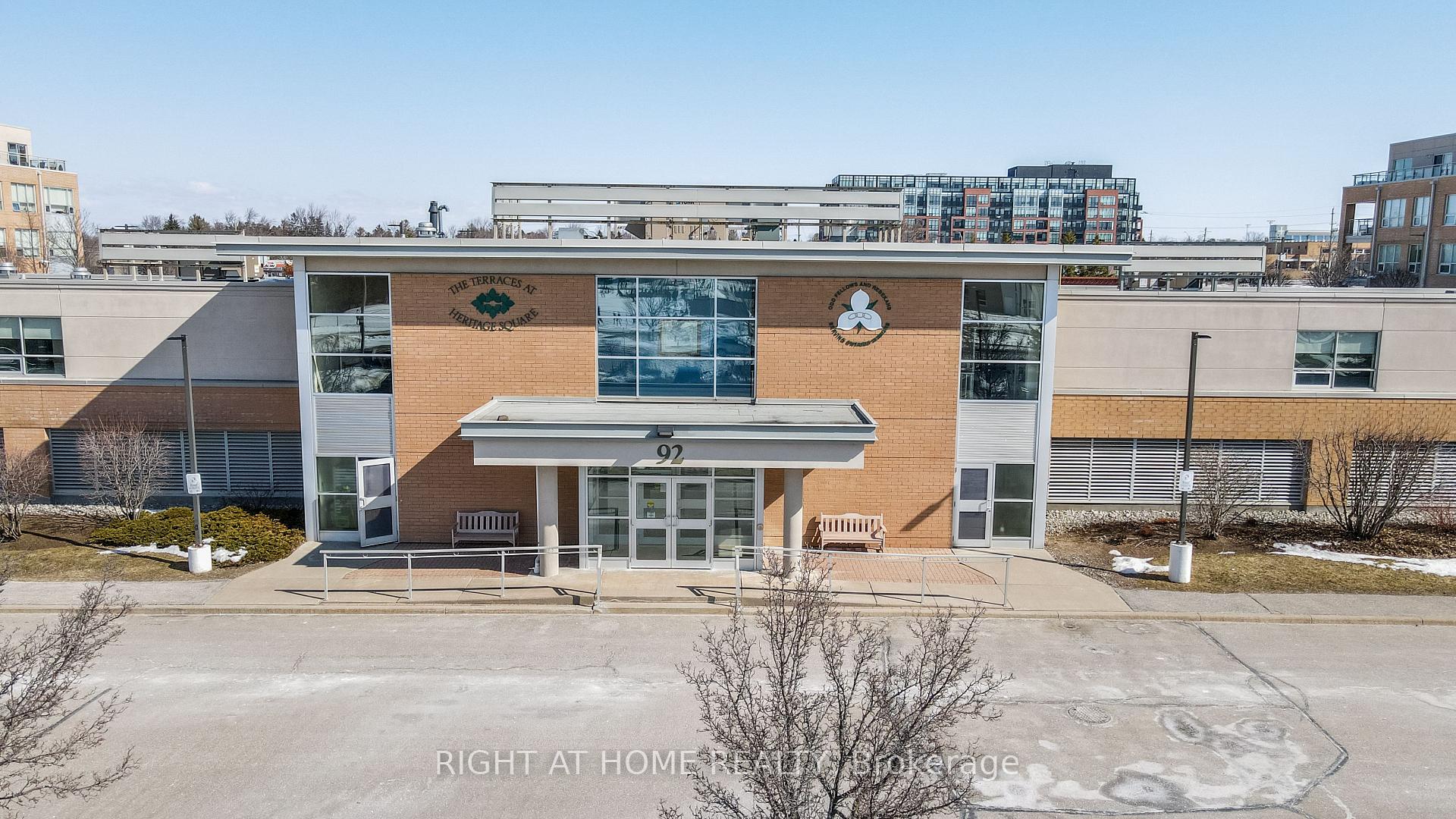 Photo 2 of Unit 417, 94 Dean Avenue, Barrie, Painswick South — HOMEH