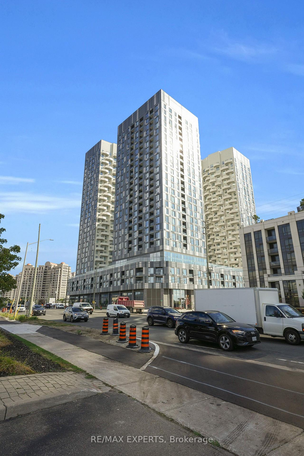 Photo 2 of Unit 424, 10 Abeja Street, Vaughan, Concord — HOMEH