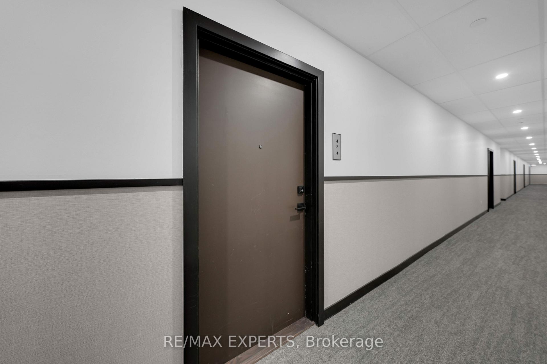 Photo 4 of Unit 424, 10 Abeja Street, Vaughan, Concord — HOMEH