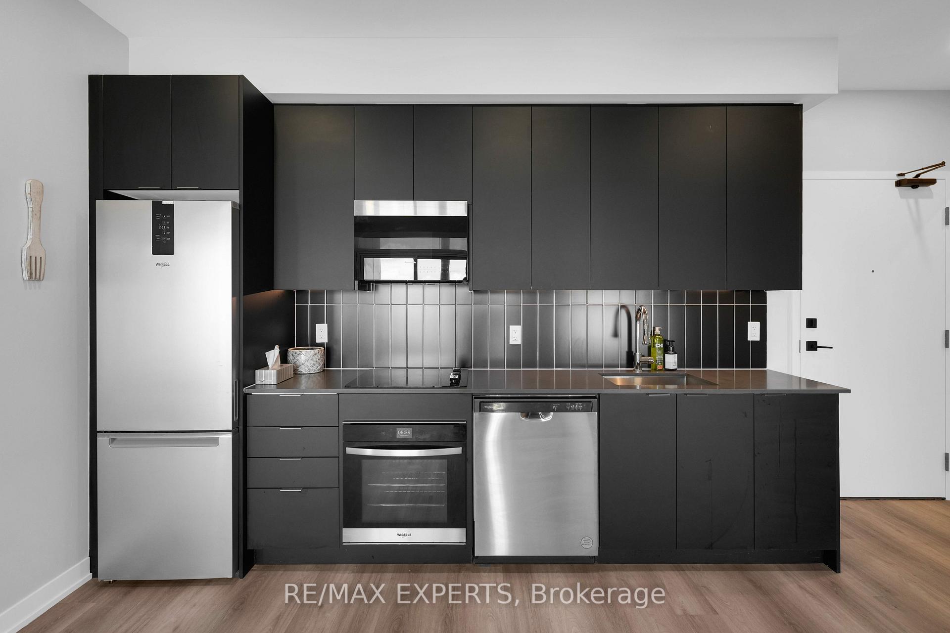 Photo 7 of Unit 424, 10 Abeja Street, Vaughan, Concord — HOMEH