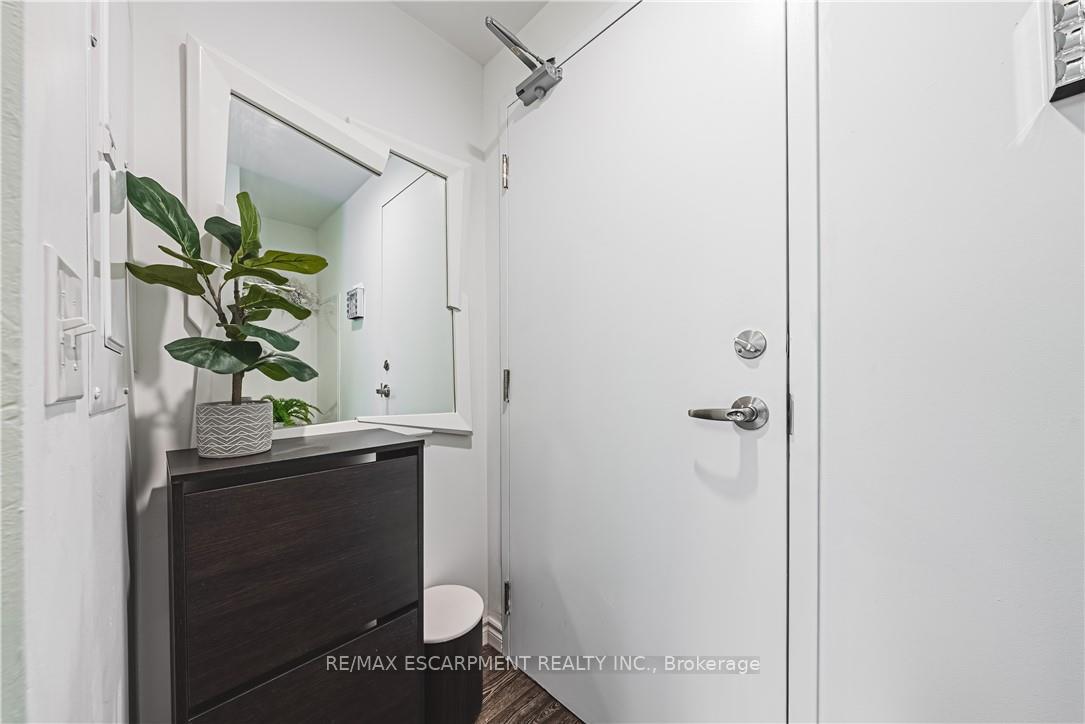 Photo 7 of Unit 1108, 158 King Street N, Waterloo, Beechwood/University — HOMEH