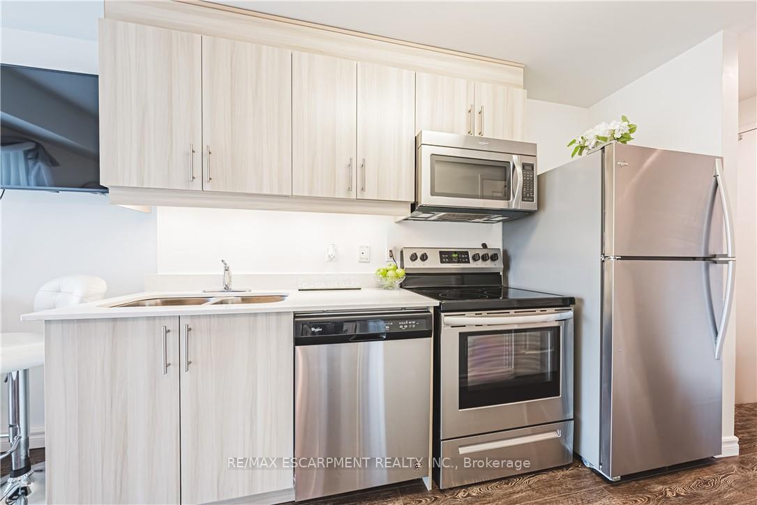 Photo 4 of Unit 1108, 158 King Street N, Waterloo, Beechwood/University — HOMEH