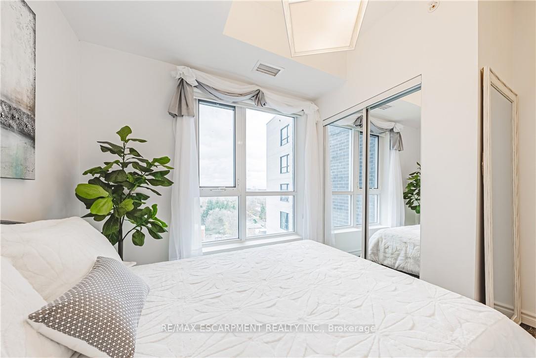 Photo 13 of Unit 1108, 158 King Street N, Waterloo, Beechwood/University — HOMEH