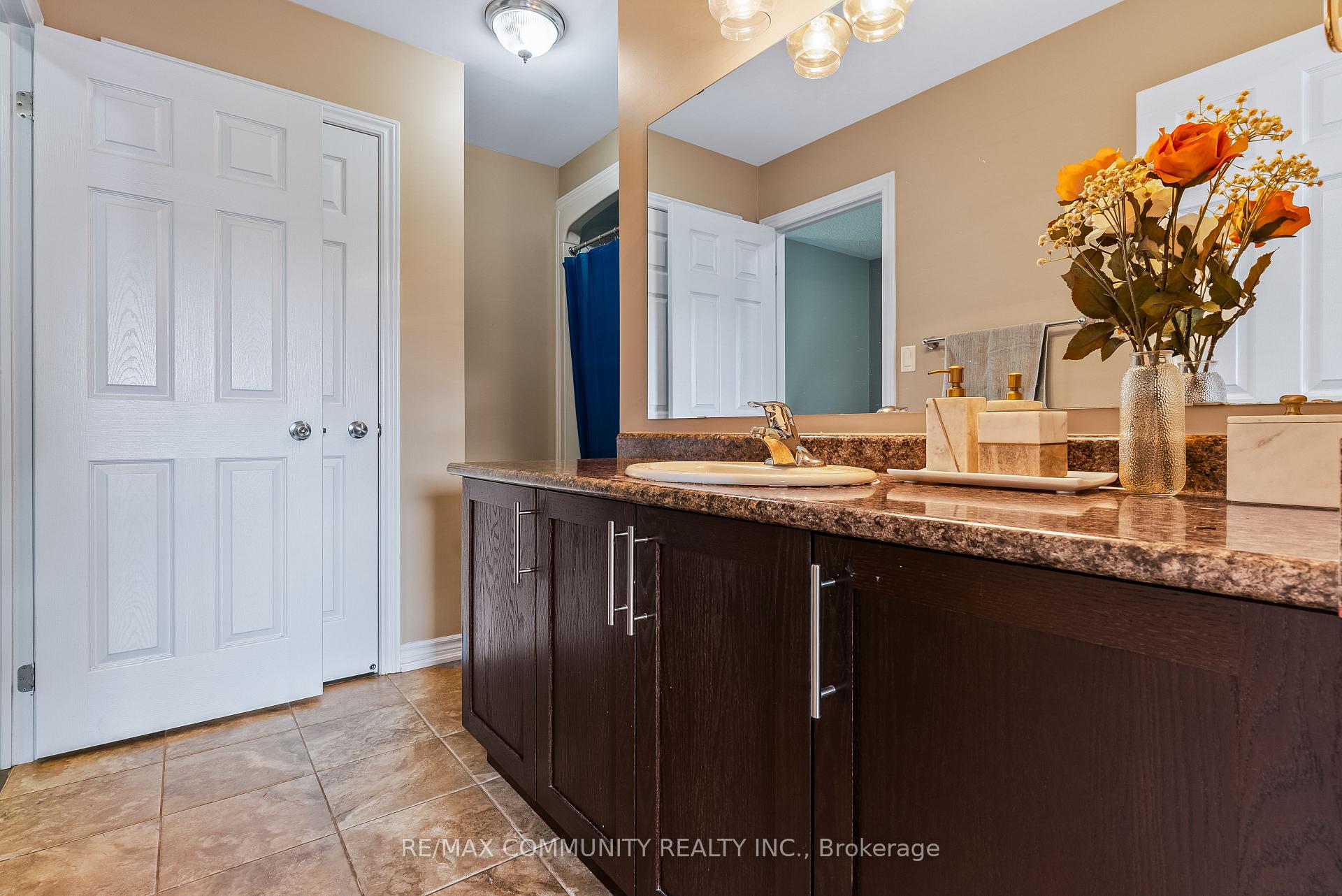Photo 16 of 6 Ken Bromley Lane, Clarington, Bowmanville — HOMEH