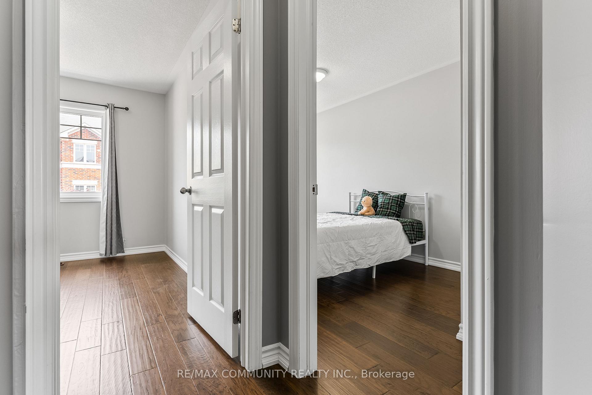 Photo 17 of 6 Ken Bromley Lane, Clarington, Bowmanville — HOMEH