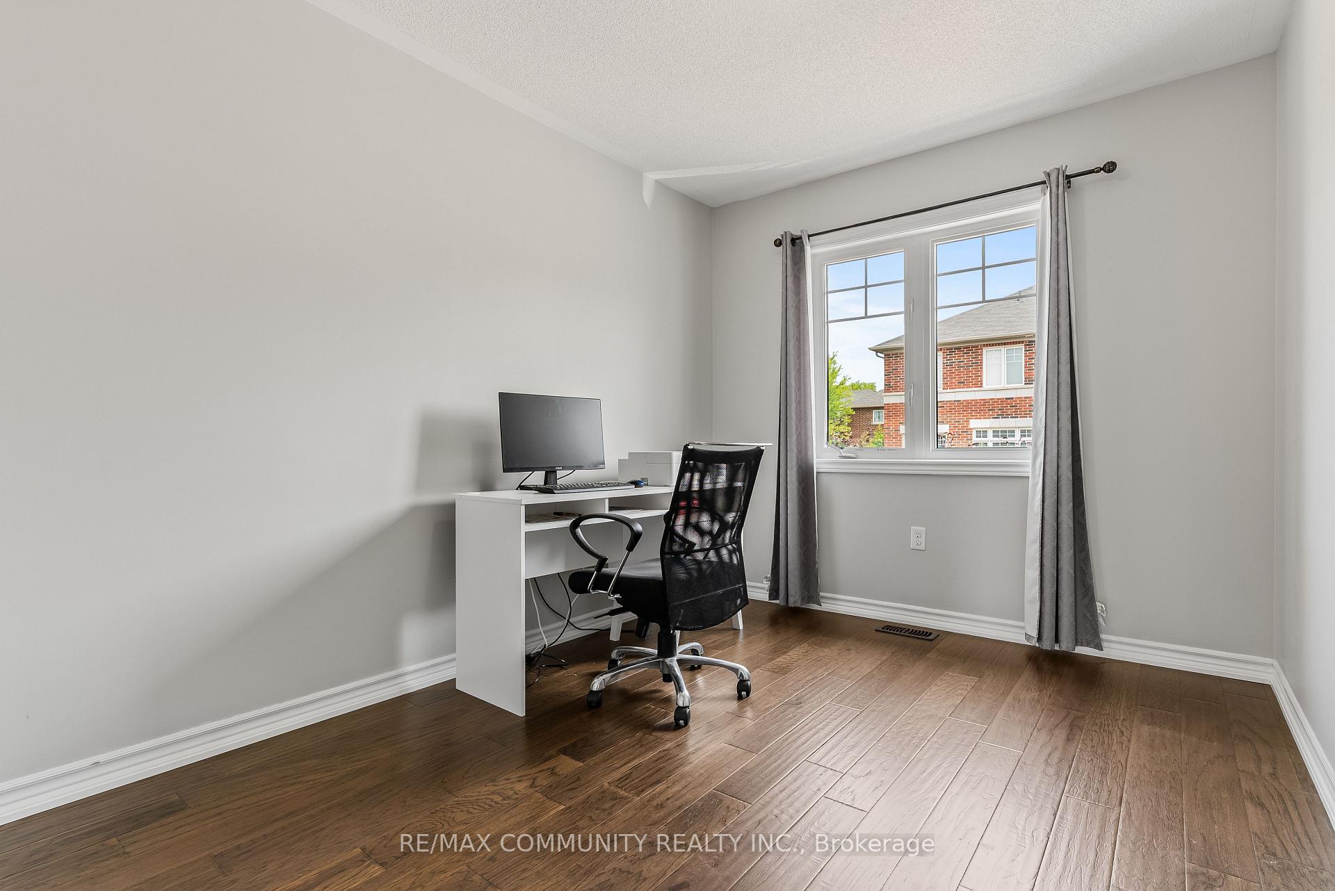 Photo 18 of 6 Ken Bromley Lane, Clarington, Bowmanville — HOMEH