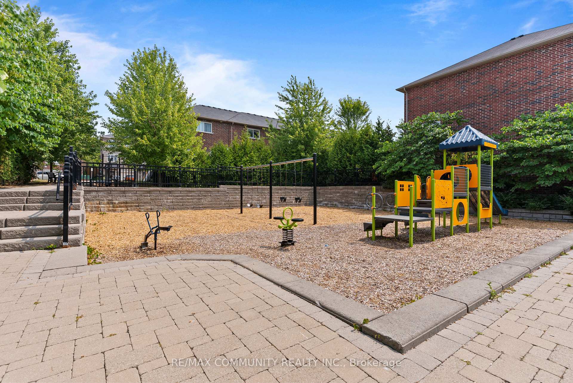 Photo 26 of 6 Ken Bromley Lane, Clarington, Bowmanville — HOMEH