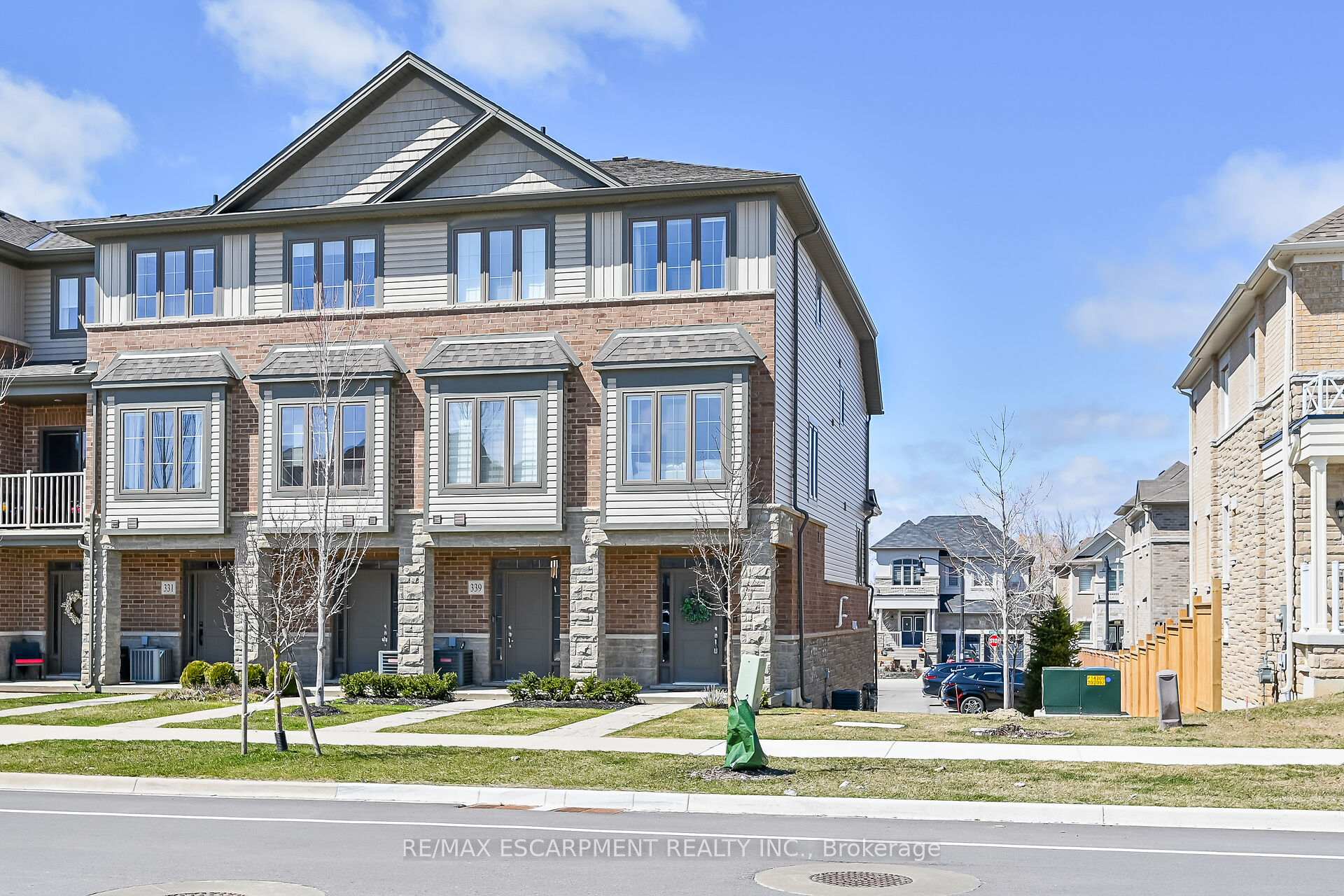 Photo 1 of 343 Skinner Road, Hamilton, Waterdown — HOMEH