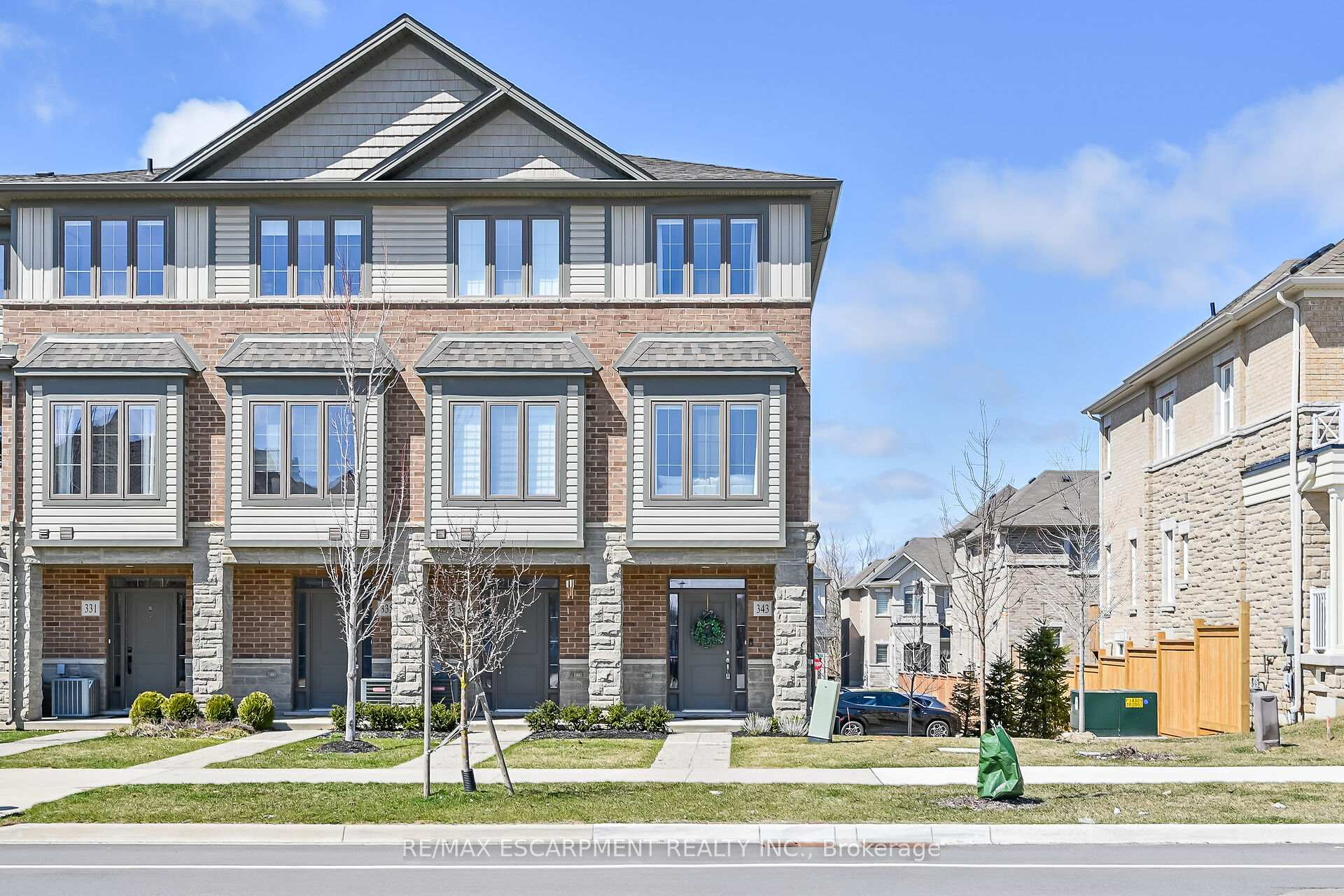 Photo 15 of 343 Skinner Road, Hamilton, Waterdown — HOMEH