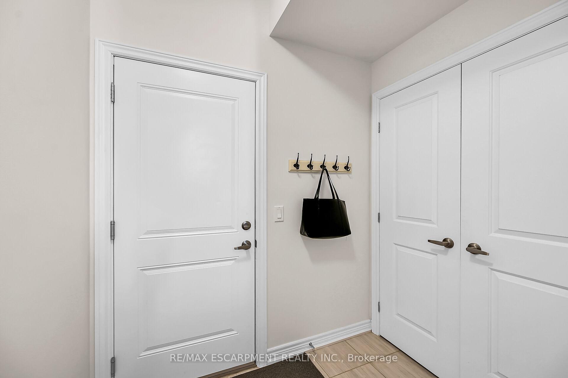 Photo 8 of 343 Skinner Road, Hamilton, Waterdown — HOMEH
