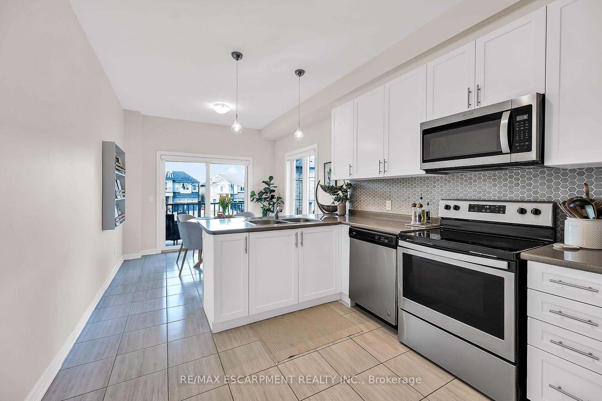 Photo 9 of 343 Skinner Road, Hamilton, Waterdown — HOMEH