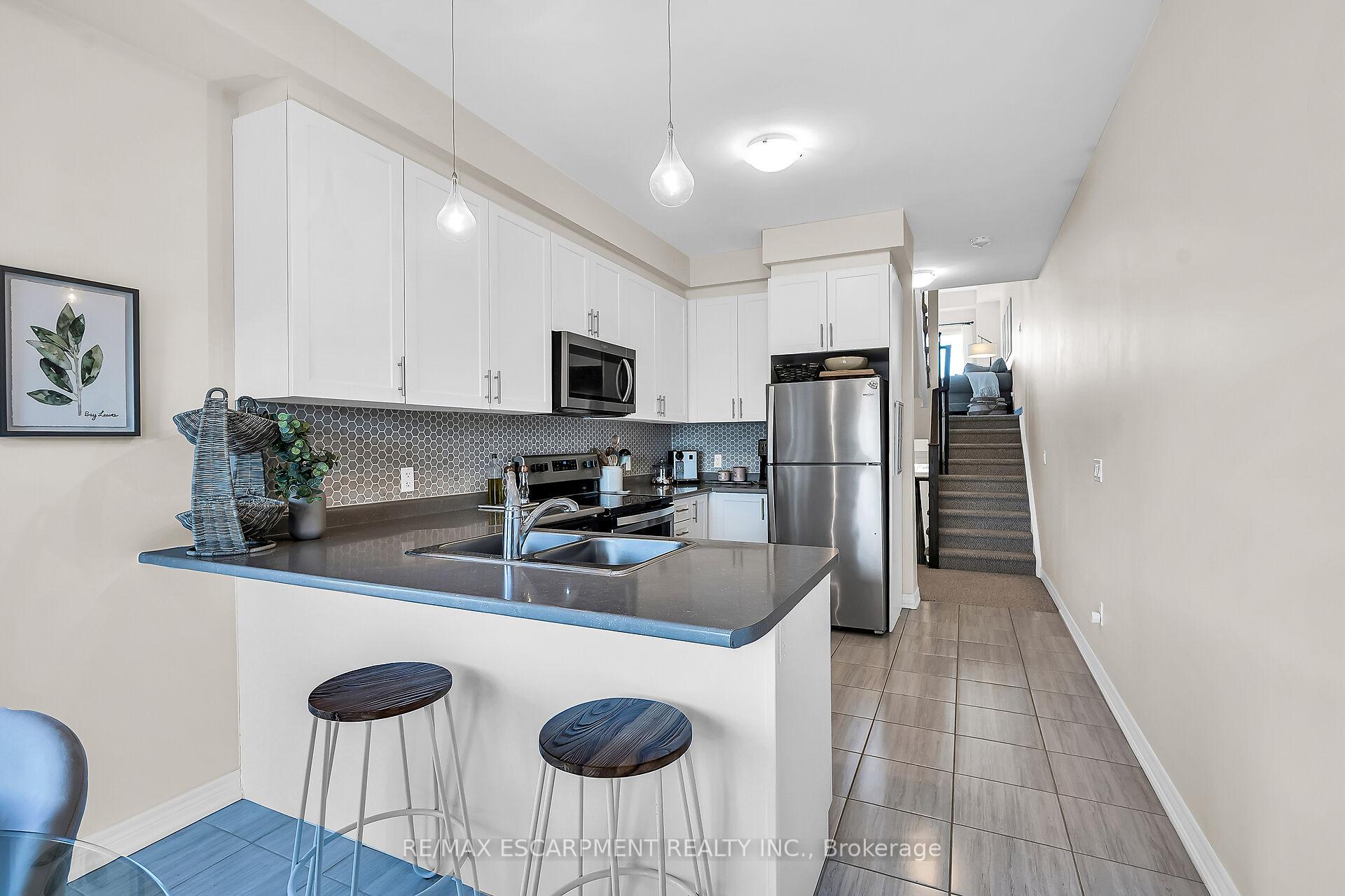 Photo 18 of 343 Skinner Road, Hamilton, Waterdown — HOMEH
