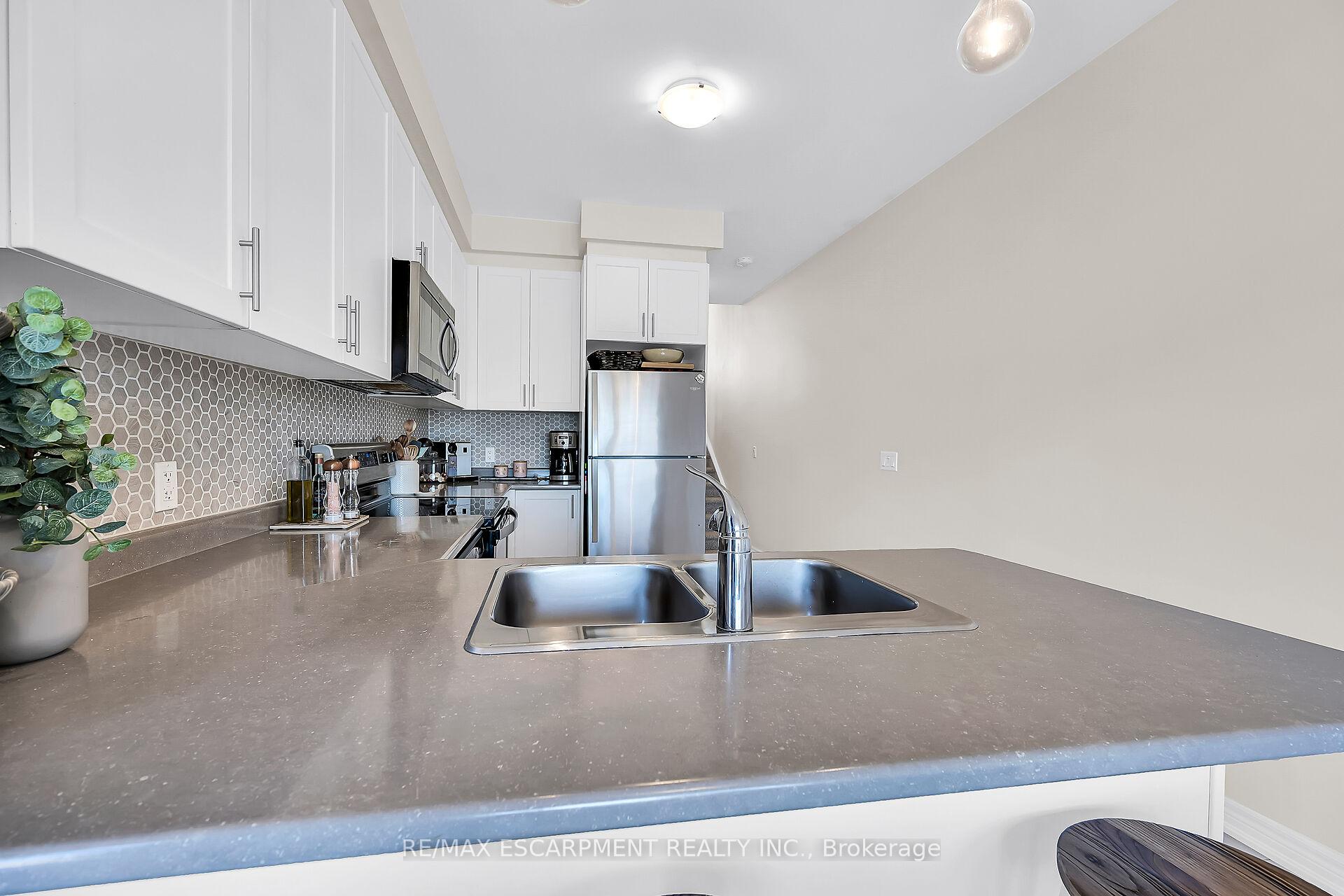 Photo 17 of 343 Skinner Road, Hamilton, Waterdown — HOMEH
