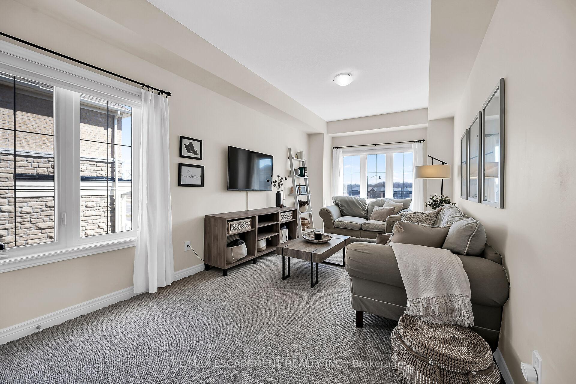 Photo 11 of 343 Skinner Road, Hamilton, Waterdown — HOMEH
