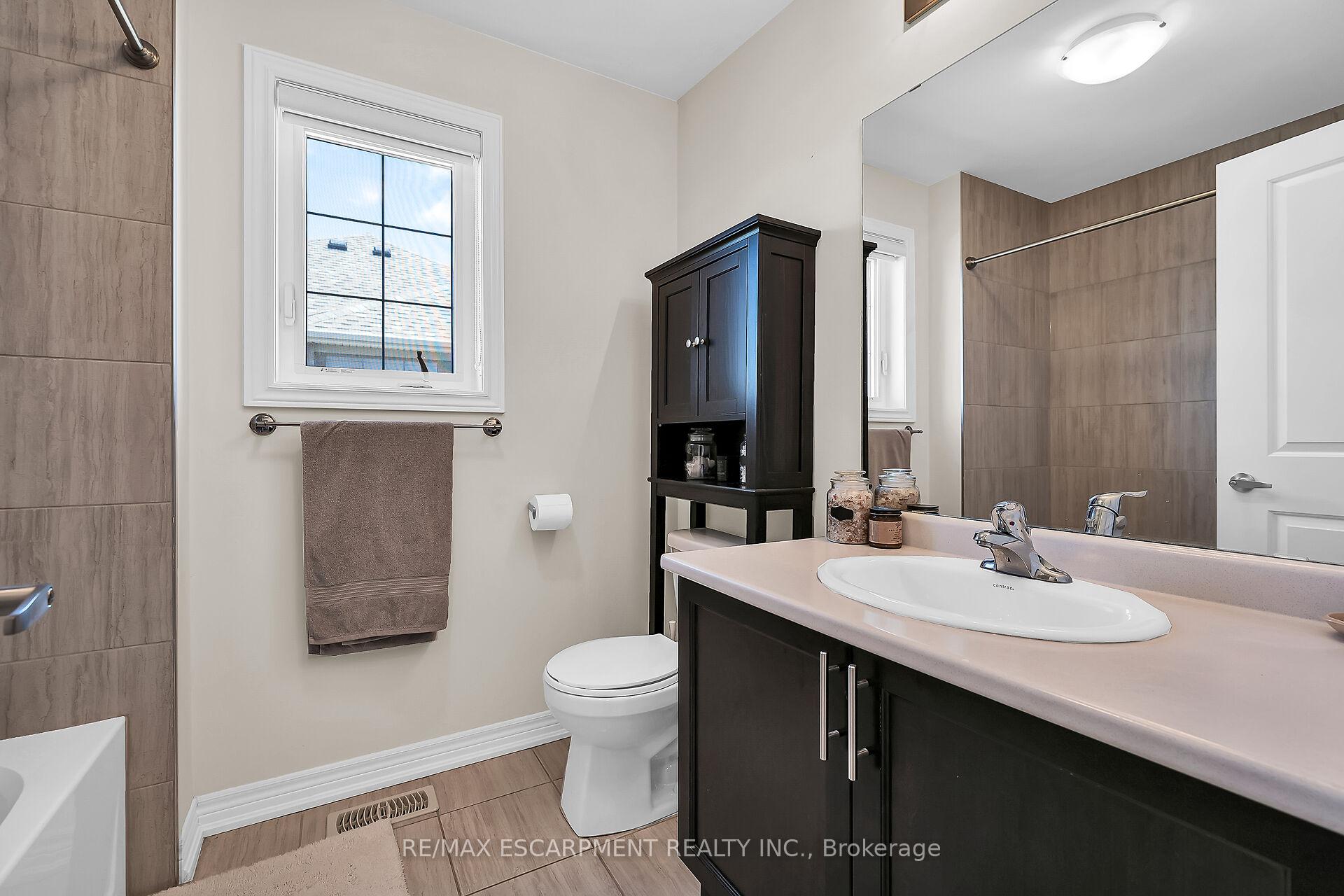 Photo 24 of 343 Skinner Road, Hamilton, Waterdown — HOMEH
