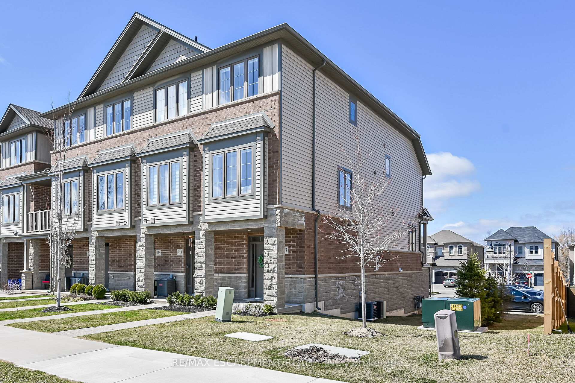 Photo 46 of 343 Skinner Road, Hamilton, Waterdown — HOMEH
