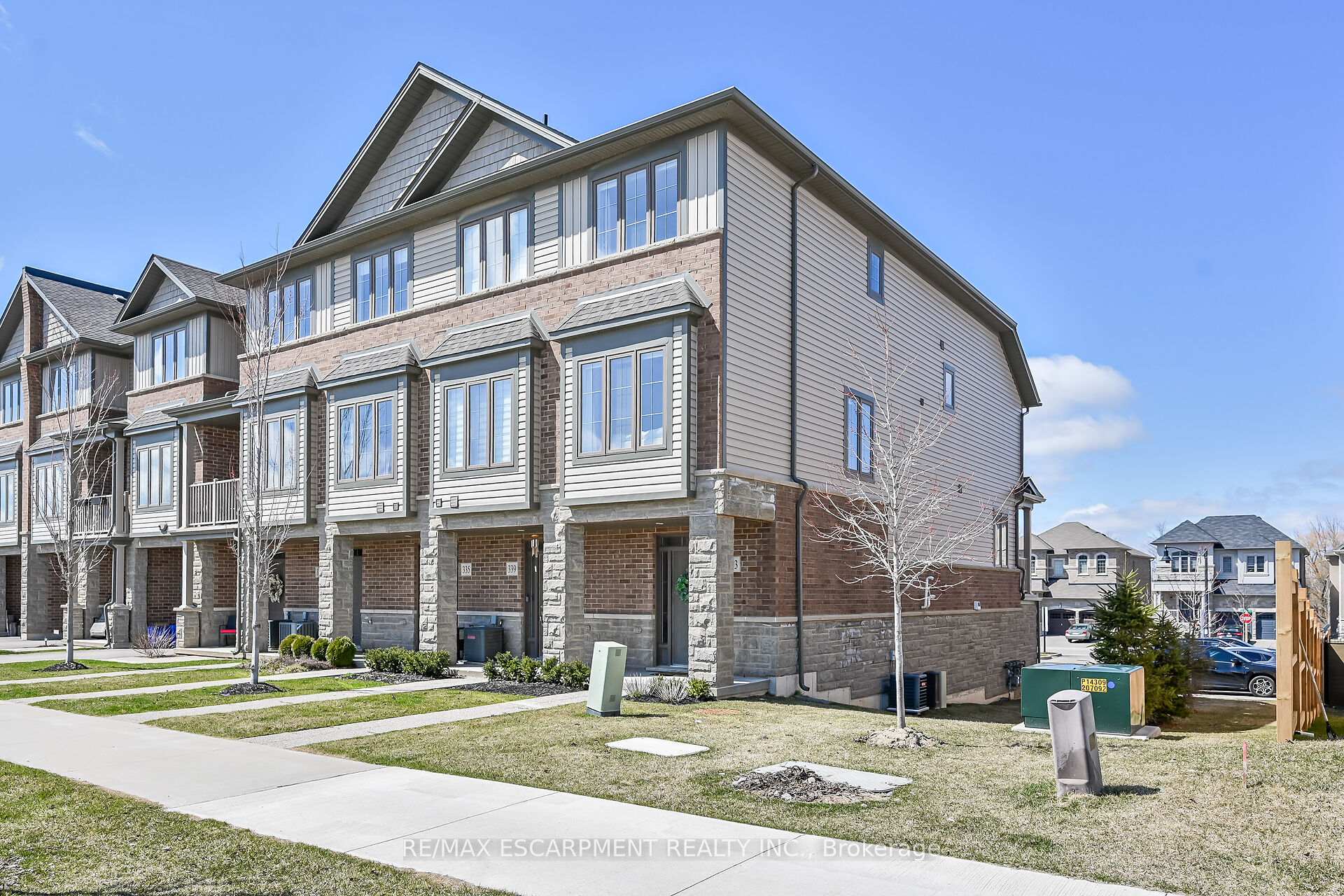 Photo 44 of 343 Skinner Road, Hamilton, Waterdown — HOMEH