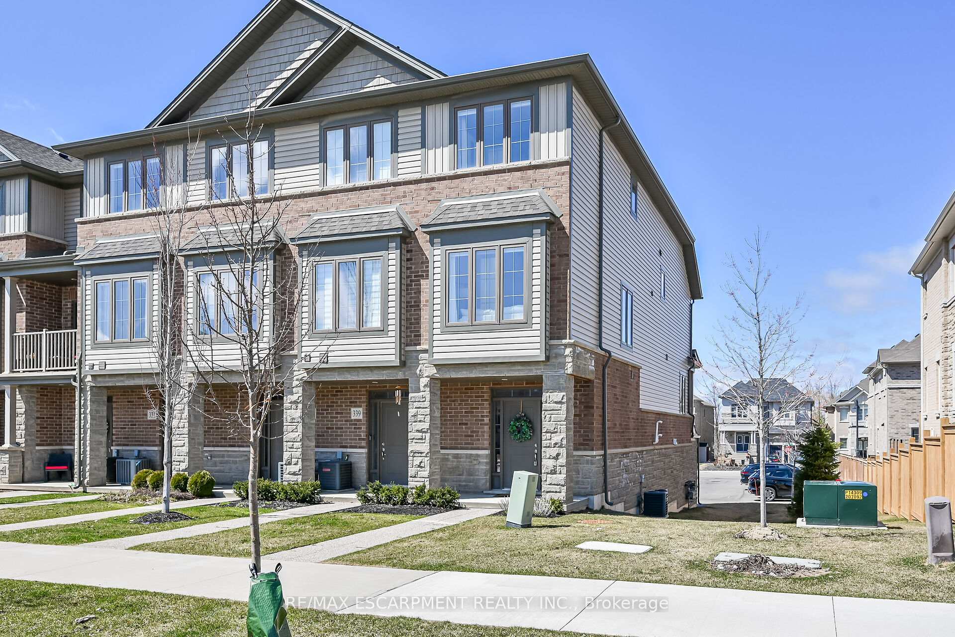 Photo 43 of 343 Skinner Road, Hamilton, Waterdown — HOMEH