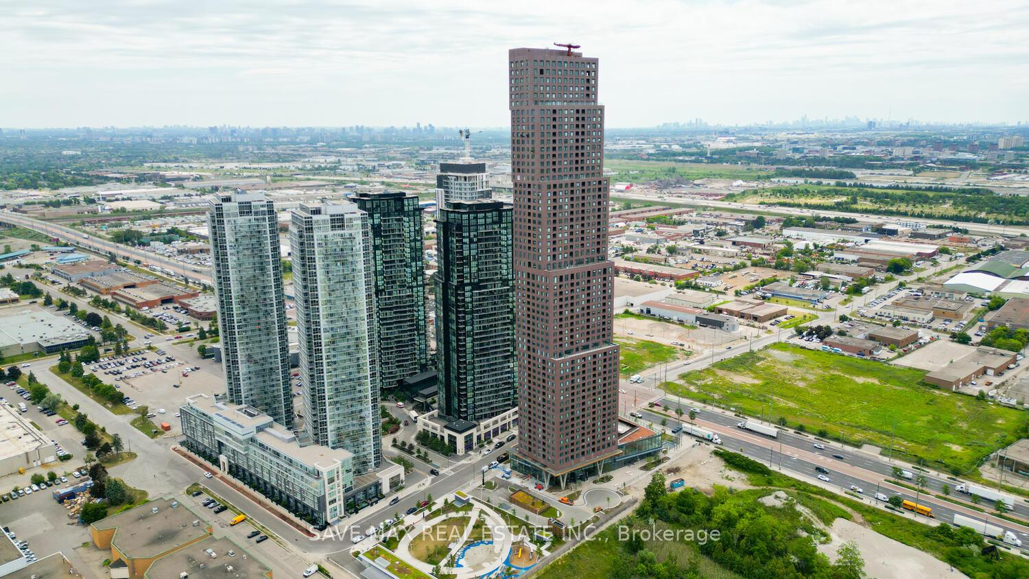 Front of Unit 1508, 2920 Highway 7 Road