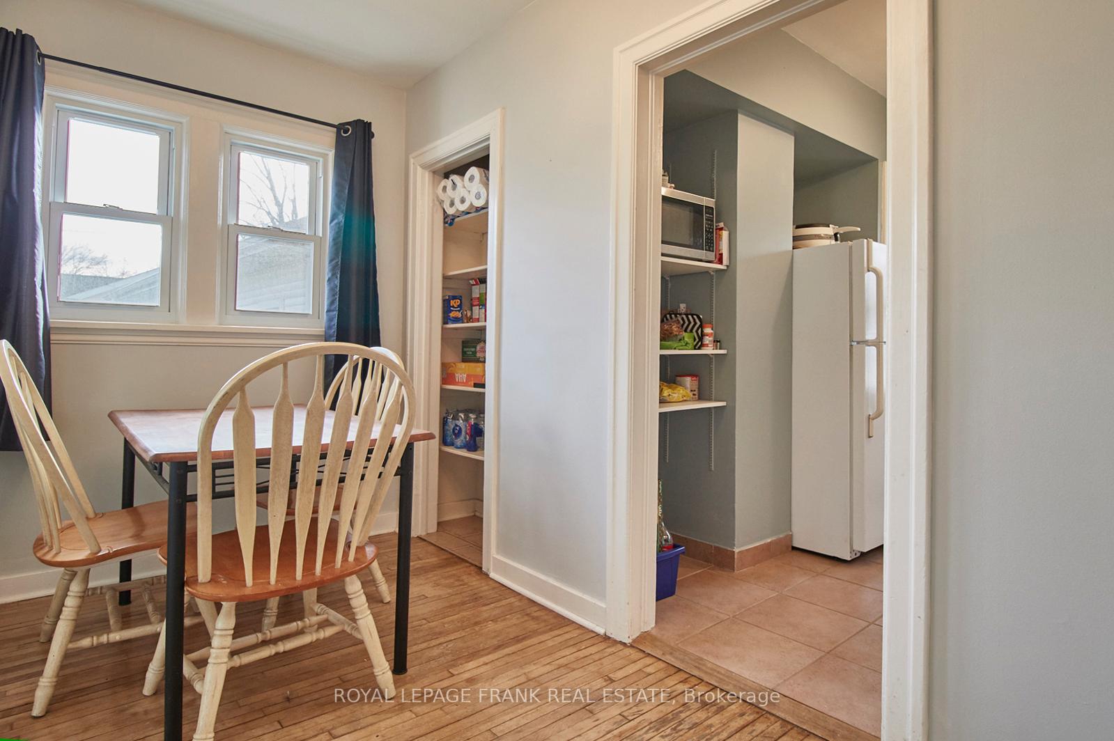 Photo 8 of 154 Burnham Street, Belleville, Belleville Ward — HOMEH