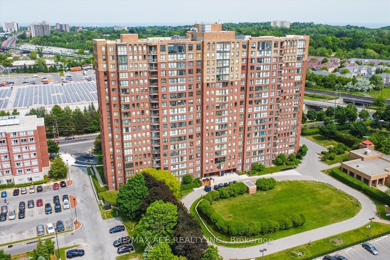 Photo 3 of Unit 1403, 330 McCowan Road, Scarborough, Eglinton East — HOMEH