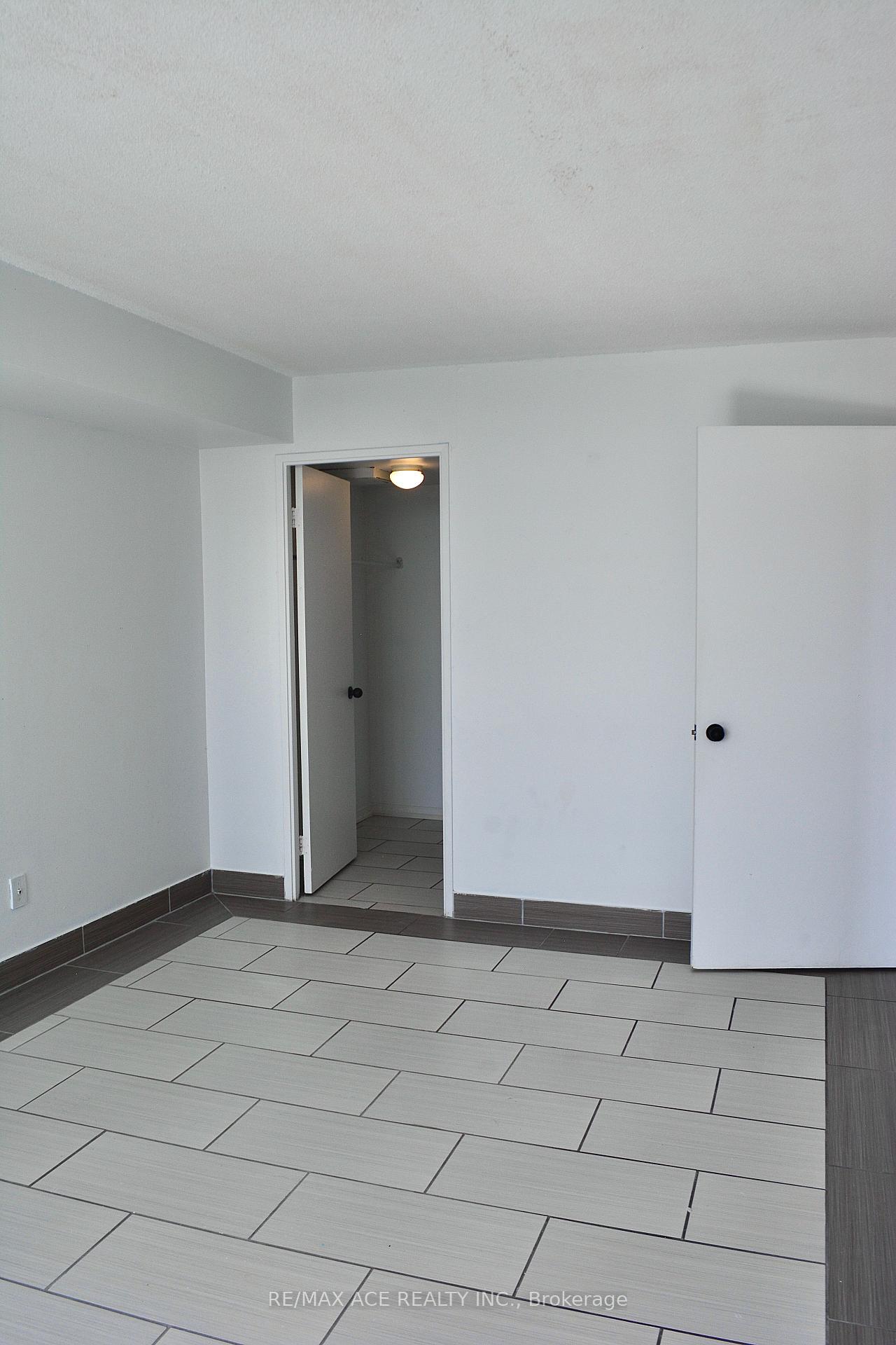 Photo 19 of Unit 1403, 330 McCowan Road, Scarborough, Eglinton East — HOMEH