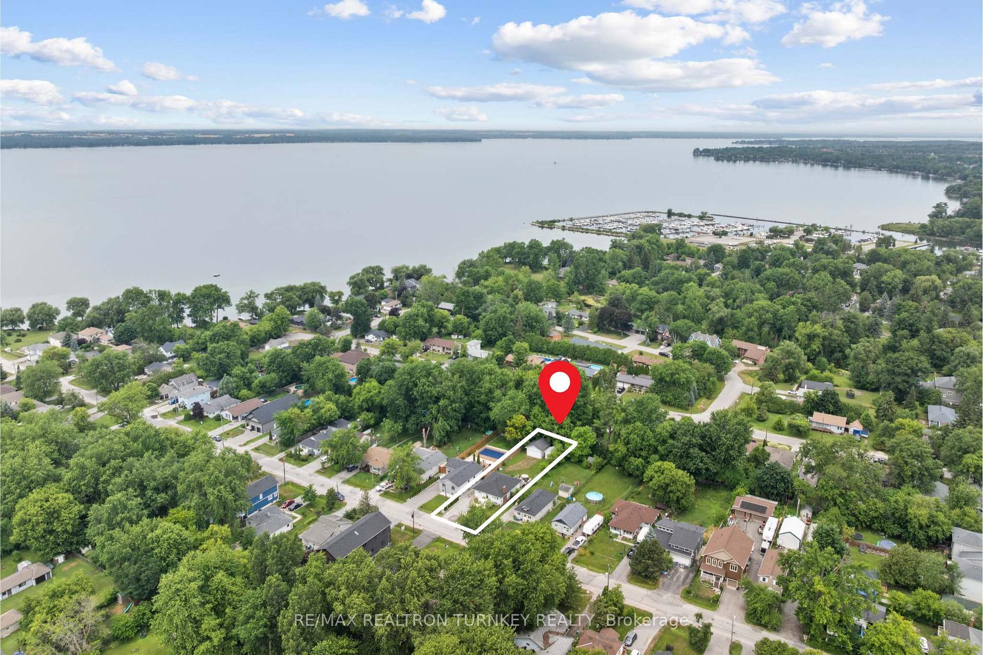Photo 3 of 212 Bayview Avenue, Georgina, Keswick South — HOMEH