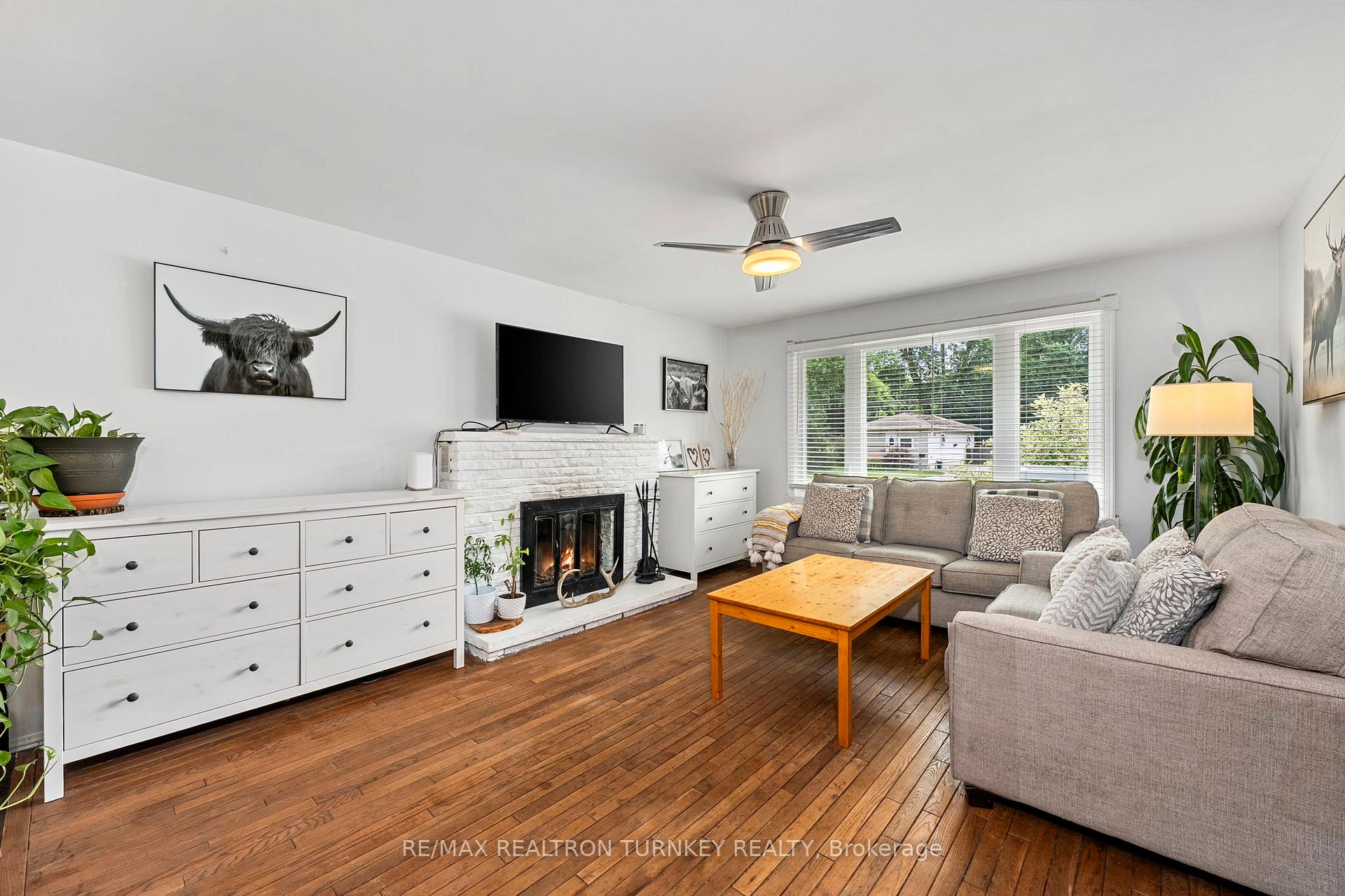 Photo 5 of 212 Bayview Avenue, Georgina, Keswick South — HOMEH