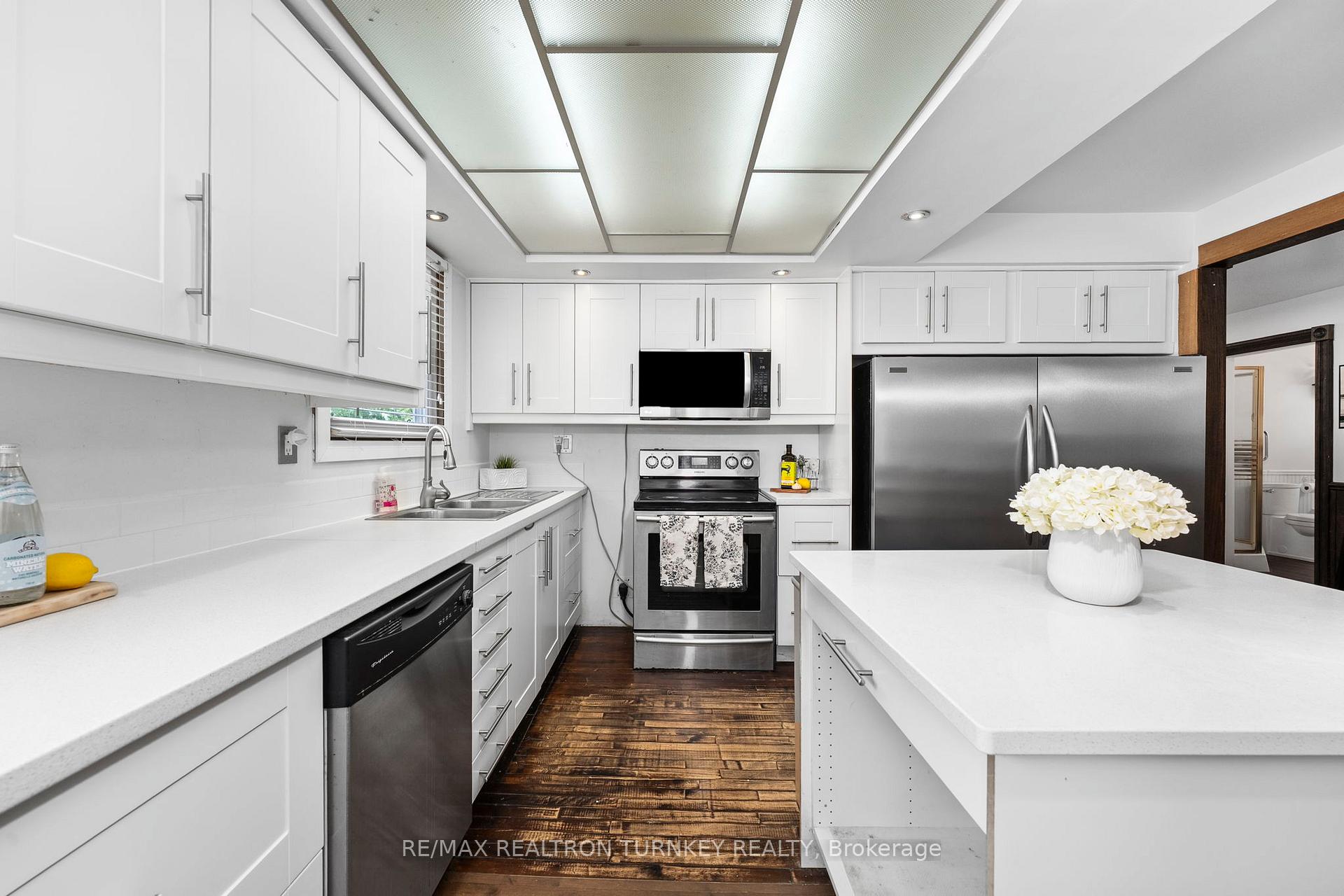 Photo 15 of 212 Bayview Avenue, Georgina, Keswick South — HOMEH