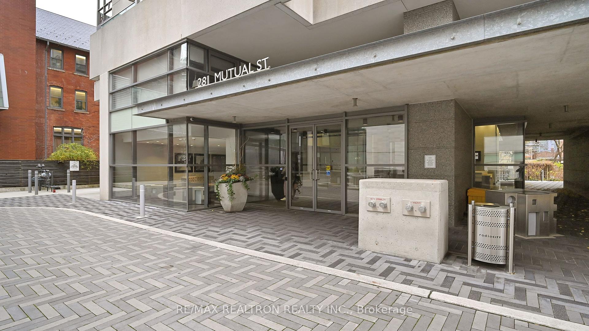 Front of Unit 1506, 281 Mutual Street