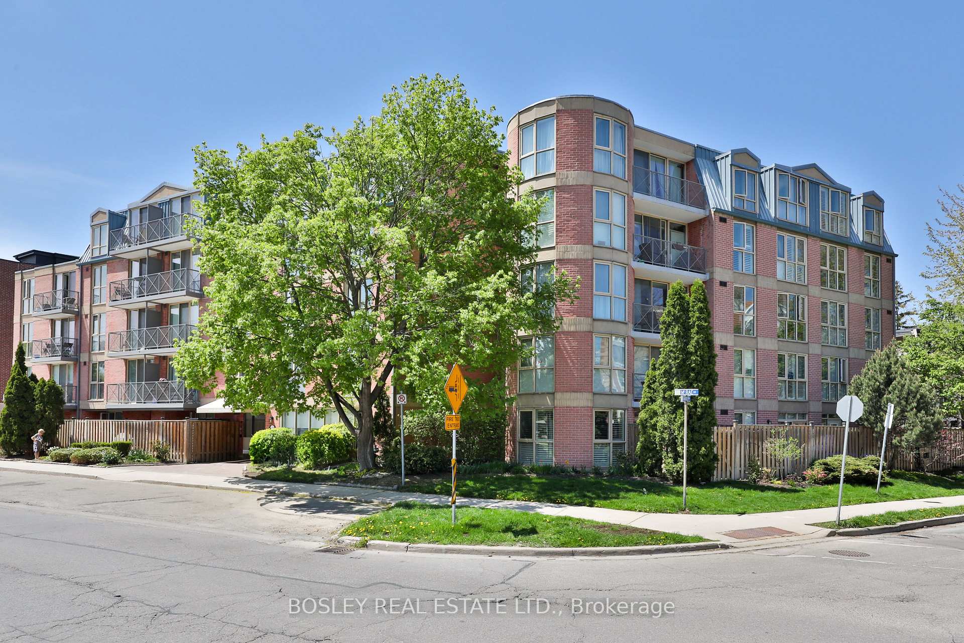 Photo 5 of Unit 402, 356 McRae Drive, Toronto, Leaside — HOMEH