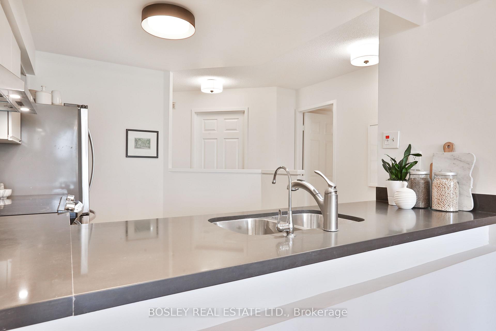 Photo 10 of Unit 402, 356 McRae Drive, Toronto, Leaside — HOMEH
