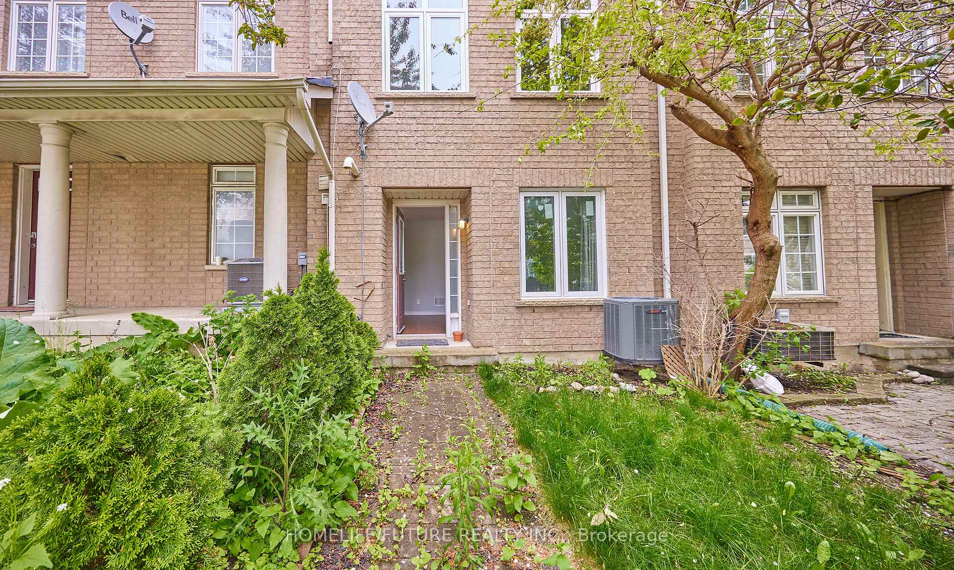 Photo 24 of Unit 36, 75 Sprucedale Way, Whitby, Pringle Creek — HOMEH