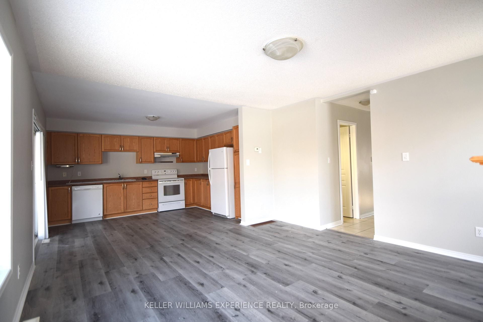 Photo 9 of 51 Trevino Circle, Barrie, East Bayfield — HOMEH
